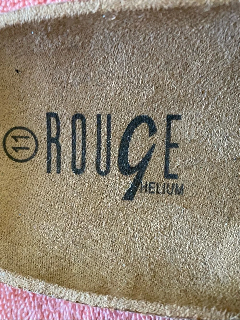 Rouge Helium close up